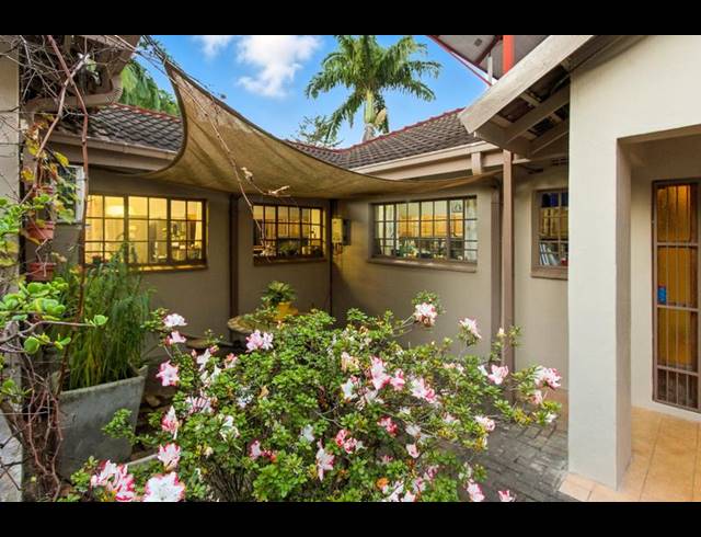 5 BEDROOM HOUSE FOR SALE IN AQUAPARK